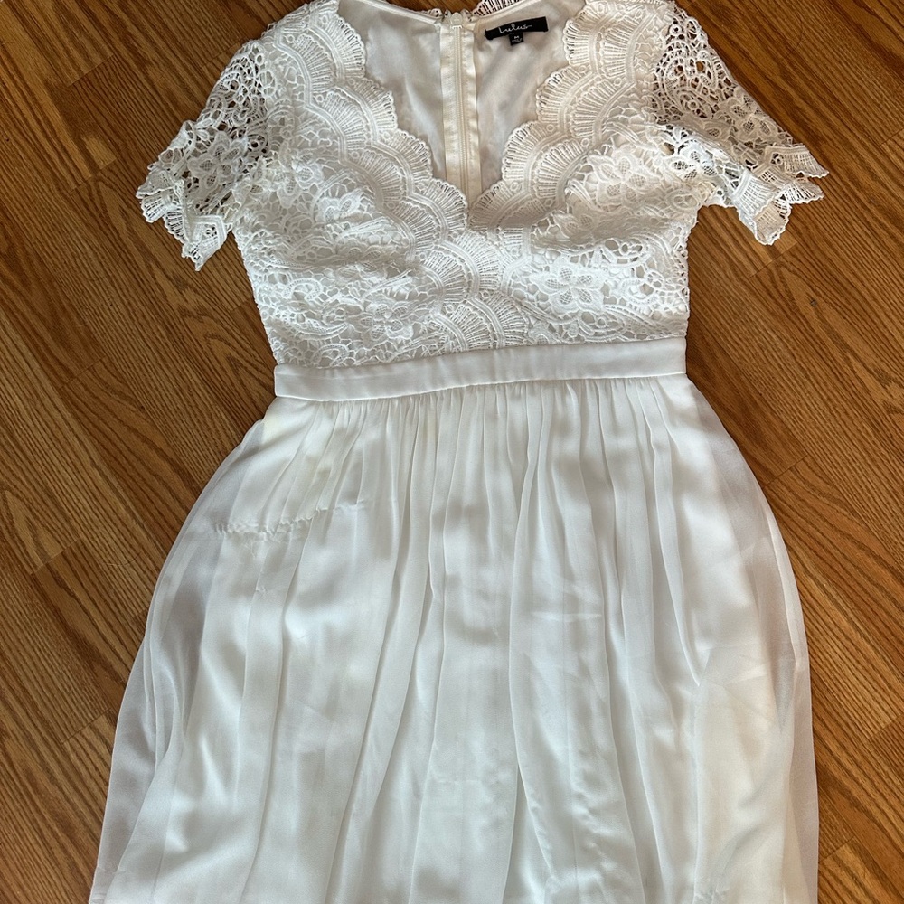 Elegant White Lace Dress